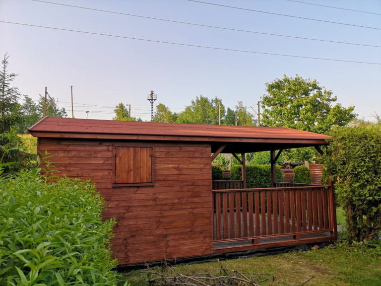 Jak urządzić wygodnie przestrzeń na zewnątrz