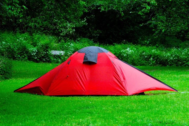 Camping 101: Co musisz wiedzieć, aby bezproblemowo podróżować