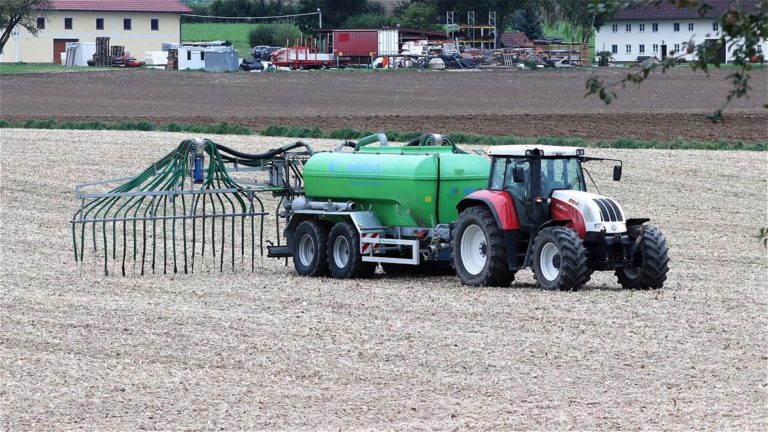 Czym powinien charakteryzować się dobry sklep z częściami do maszyn rolniczych?